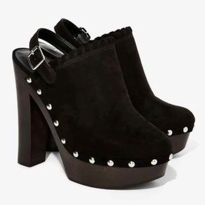 NASTY GAL Stomping Ground Platform Clogs